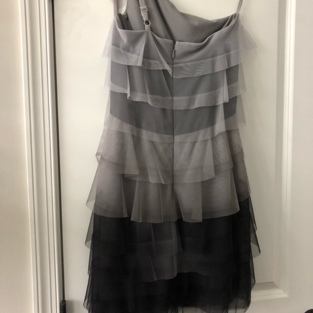 BCBGMAXAZRIA dress gray ruffle one shoulder - Picture 4 of 8